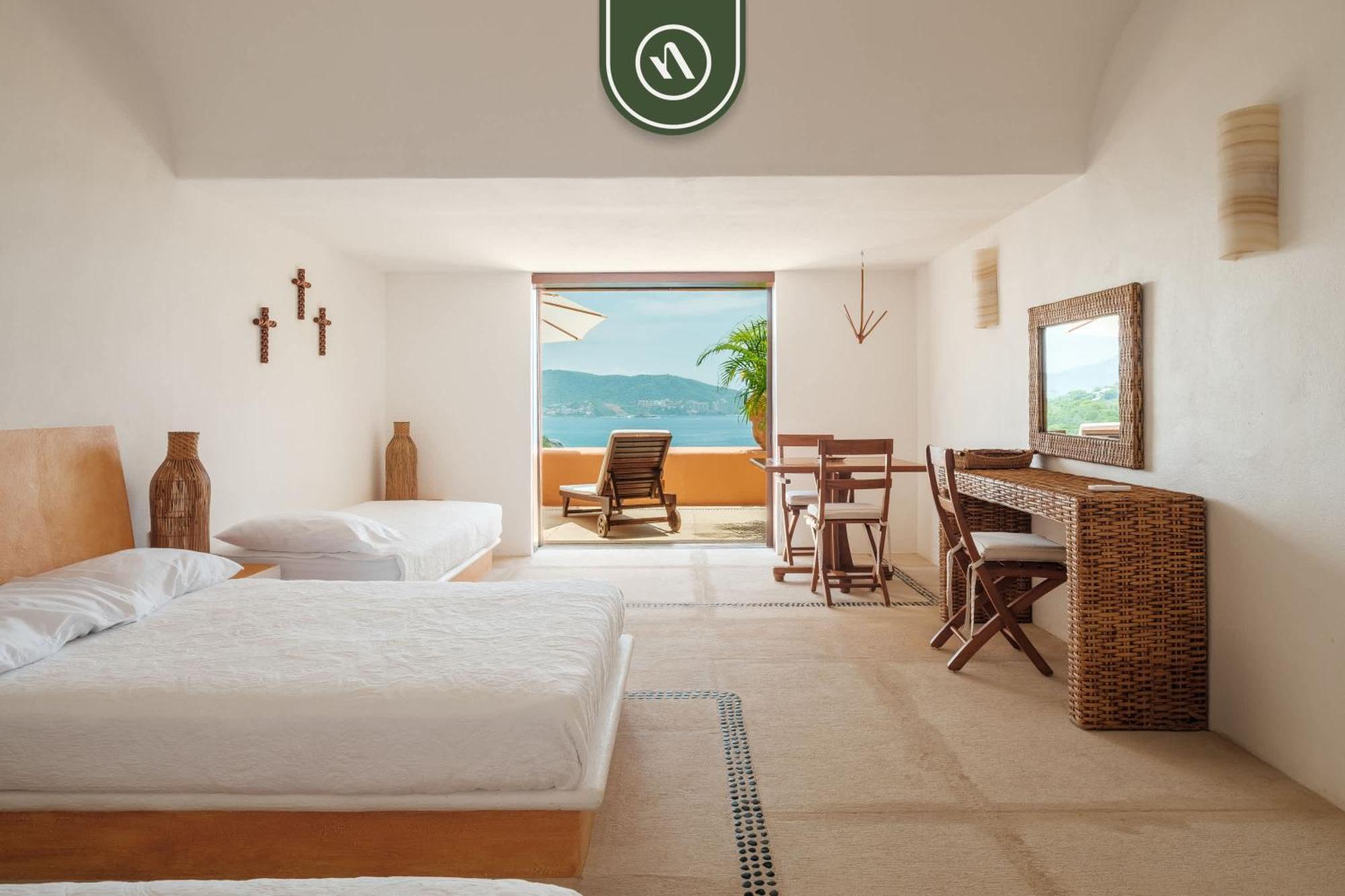 4 Bedroom Penthouse - Breathtaking Views - Private Pool Zihuatanejo