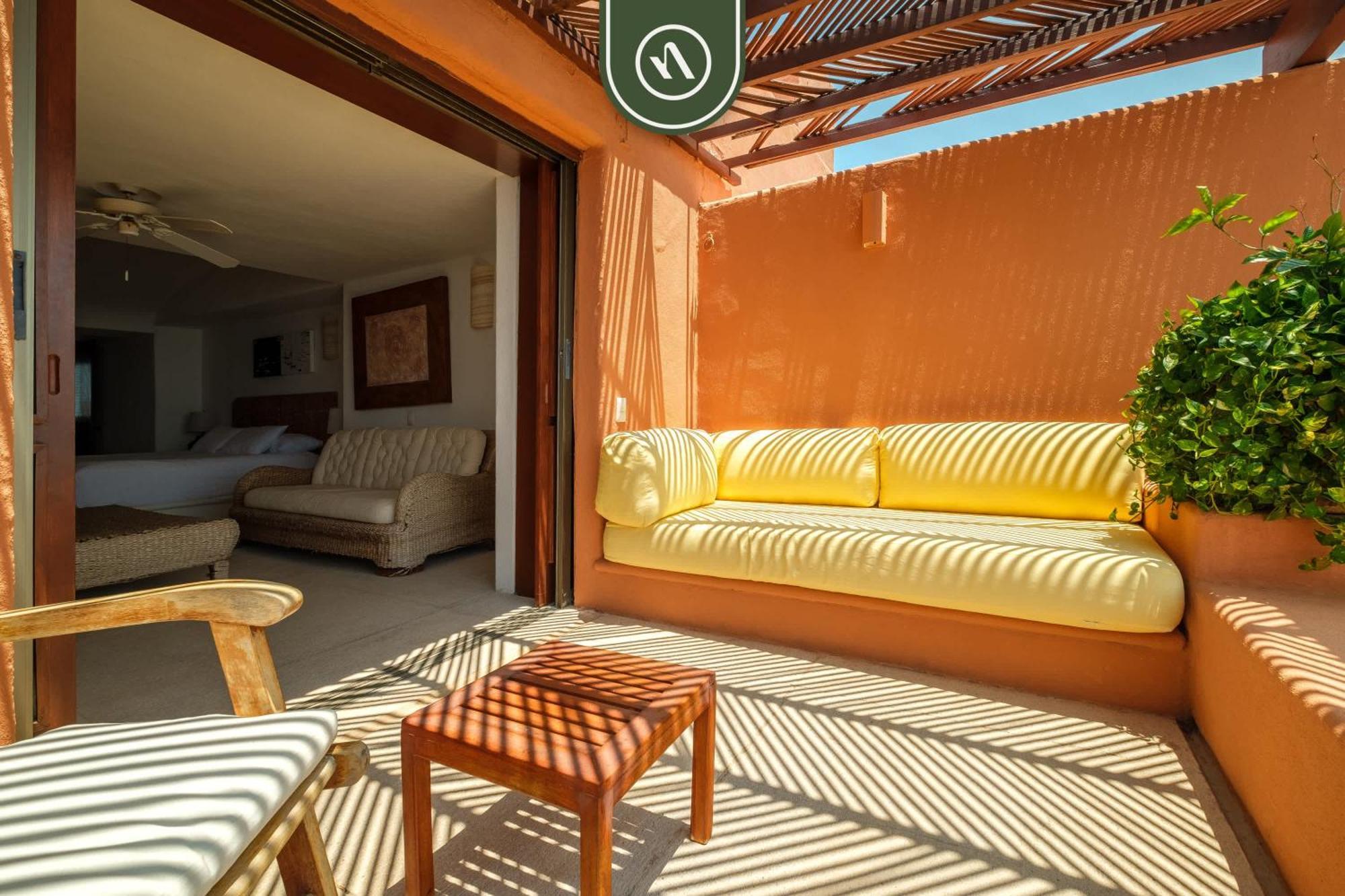 4 Bedroom Penthouse - Breathtaking Views - Private Pool * Zihuatanejo