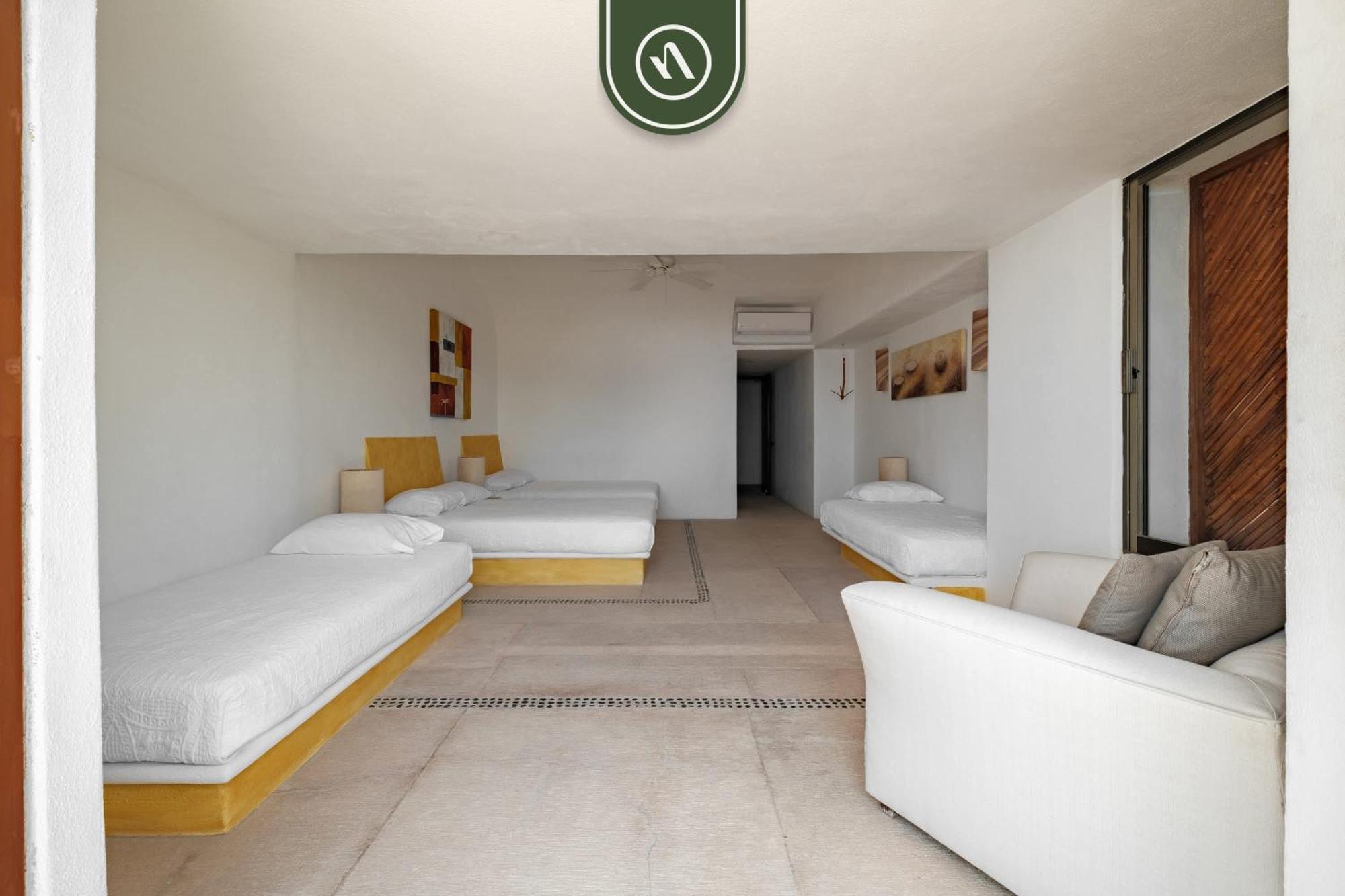 4 Bedroom Penthouse - Breathtaking Views - Private Pool Holiday home