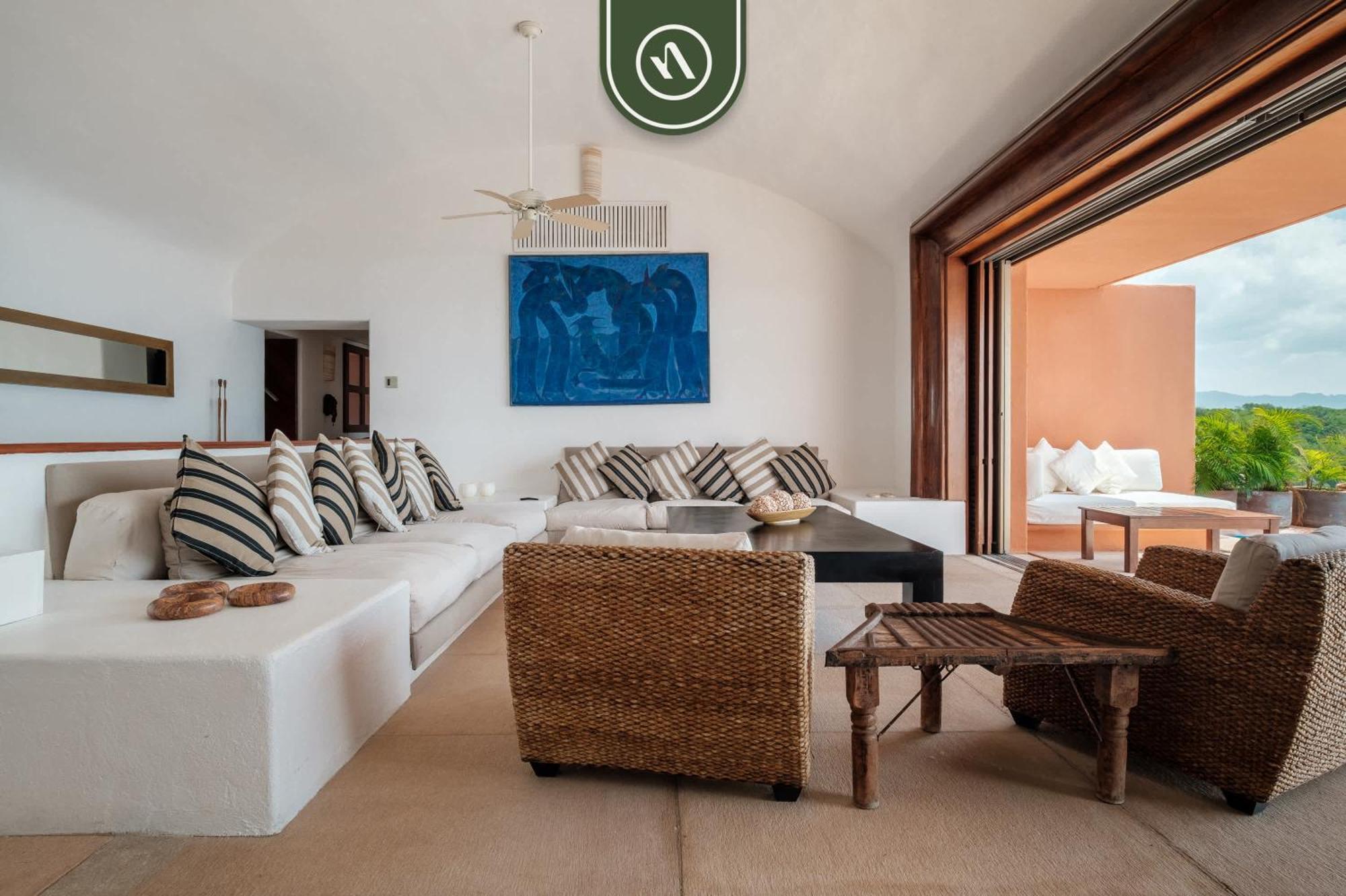 4 Bedroom Penthouse - Breathtaking Views - Private Pool *