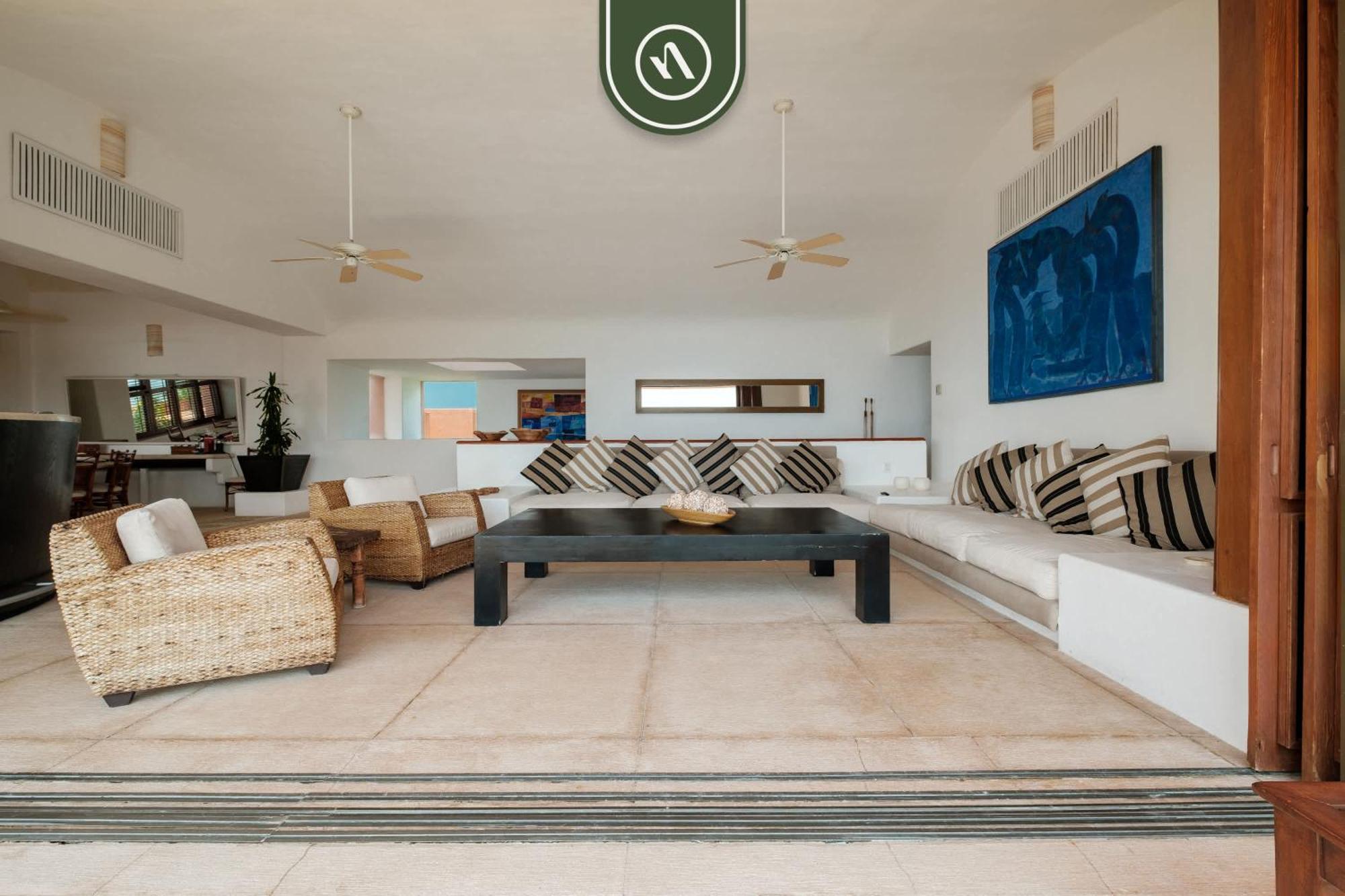 4 Bedroom Penthouse - Breathtaking Views - Private Pool Holiday home