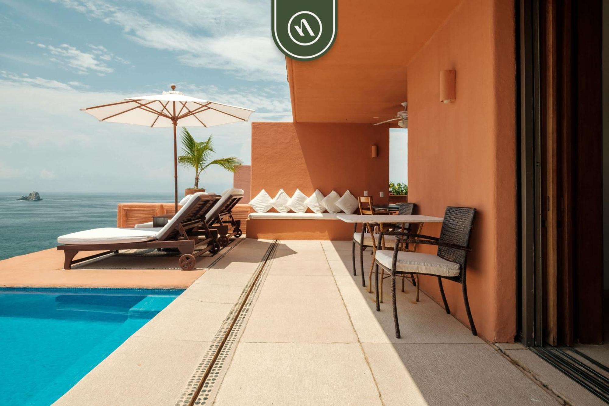 4 Bedroom Penthouse - Breathtaking Views - Private Pool *