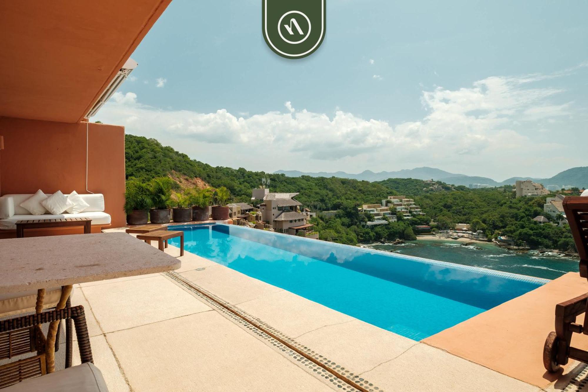 4 Bedroom Penthouse - Breathtaking Views - Private Pool Holiday home