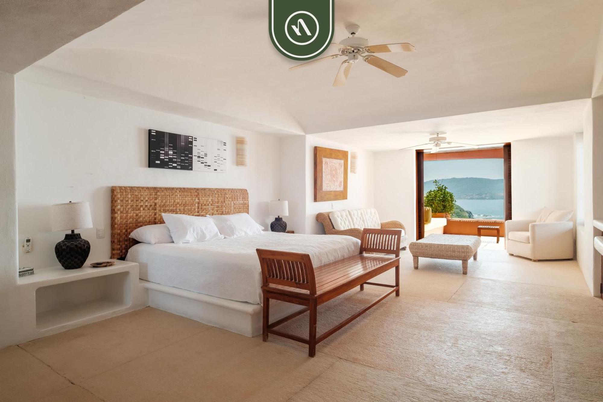4 Bedroom Penthouse - Breathtaking Views - Private Pool Zihuatanejo