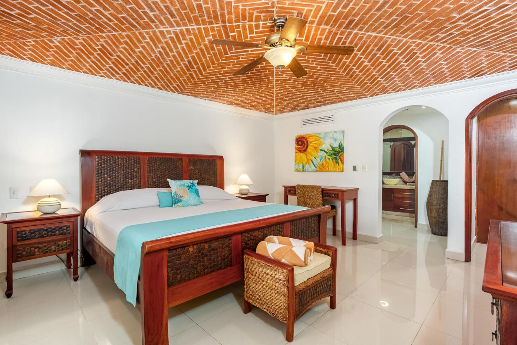Aventuras Club Aparthotel 4*