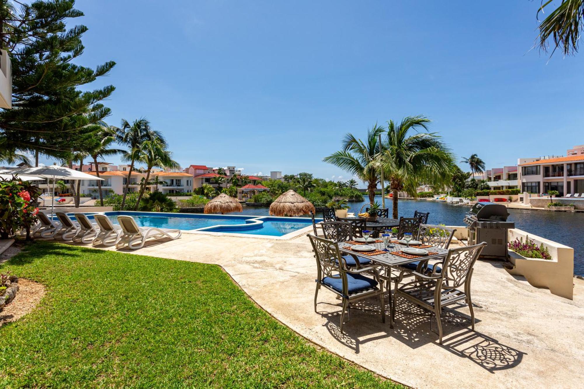 Aparthotel Aventuras Club 4*