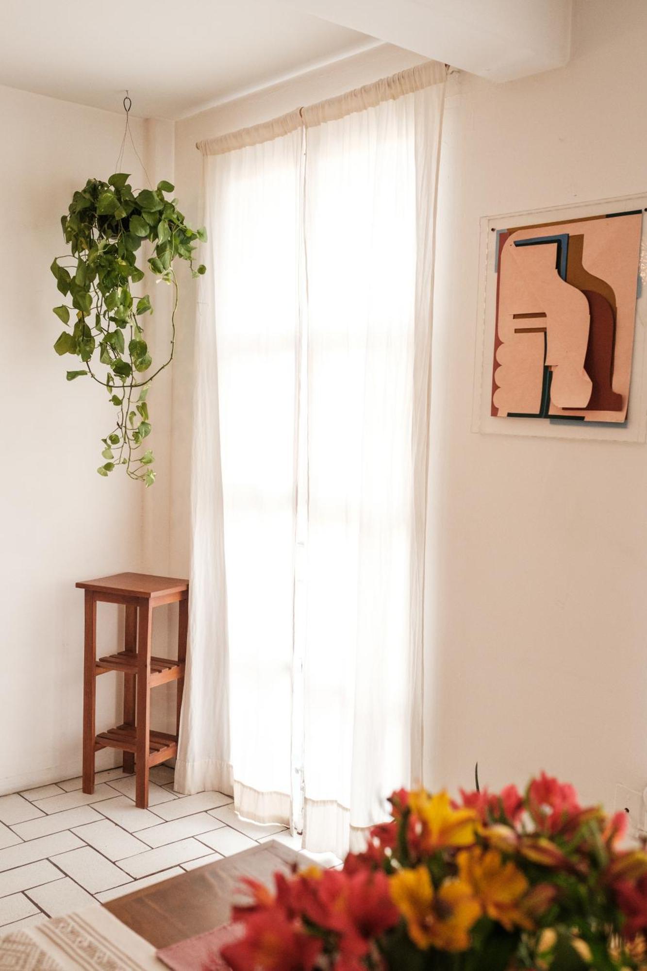 Sunny In Center Apartment