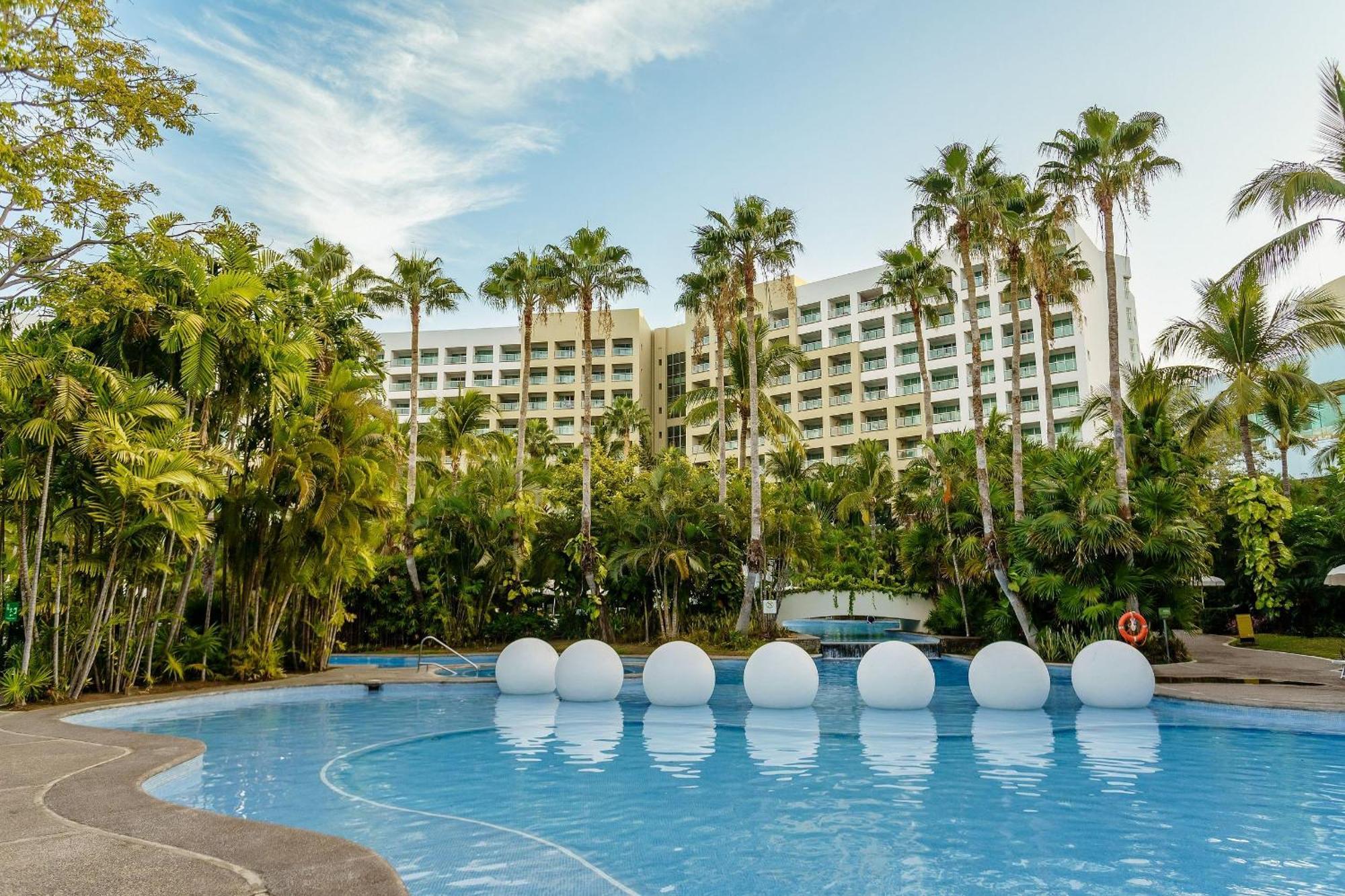 The Grand Luxxe Two Bedroom Loft Resort *