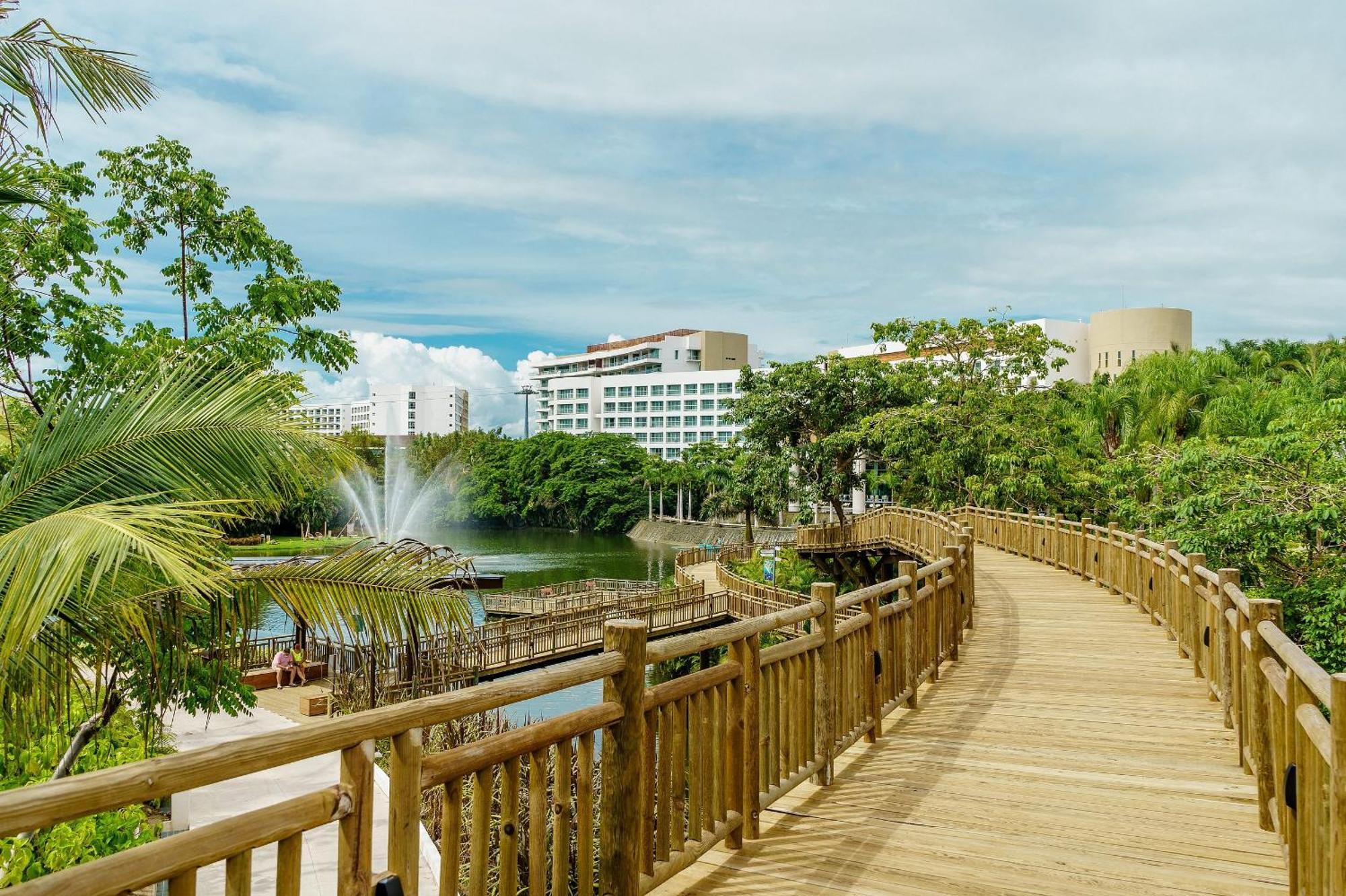 The Grand Luxxe Two Bedroom Loft Resort *