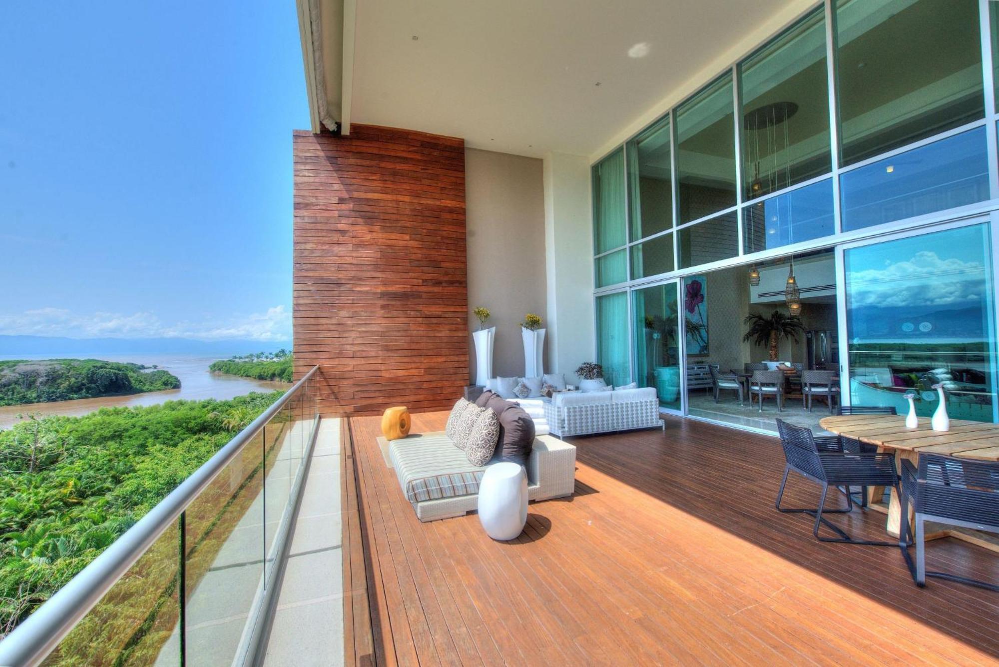 The Grand Luxxe Two Bedroom Loft Resort