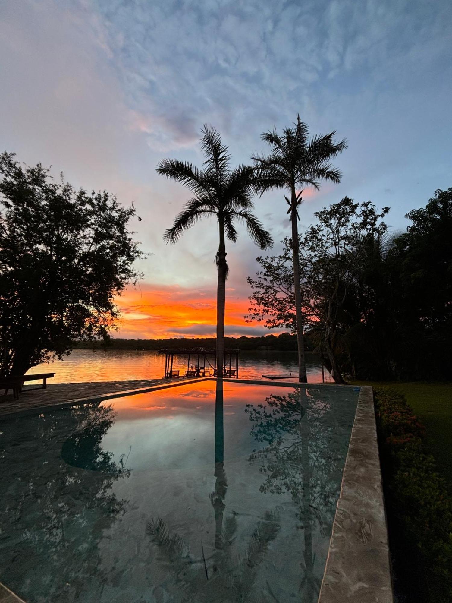 Patos -lagoon Front Villa