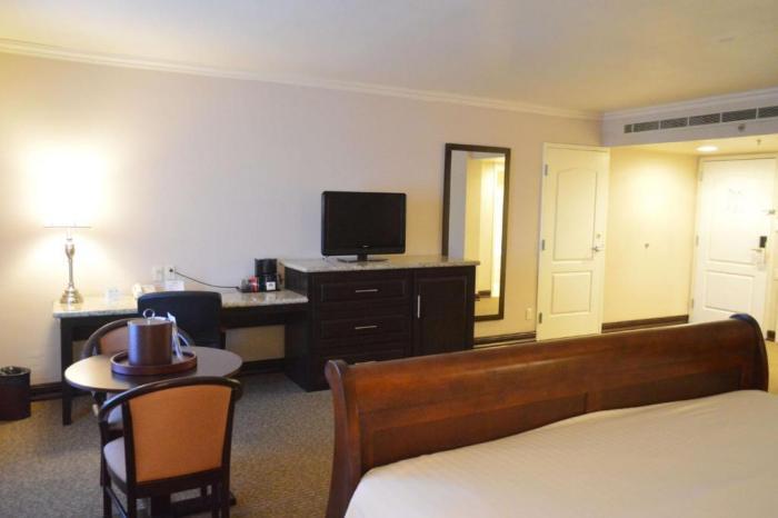 Western & Hotel 4*