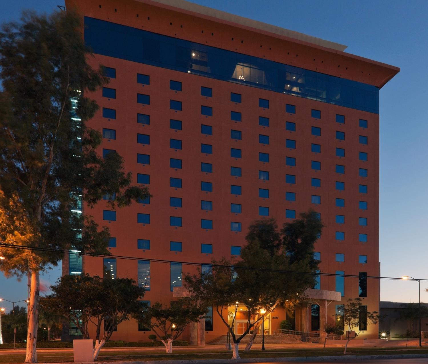 Western & Hotel Nuevo Laredo