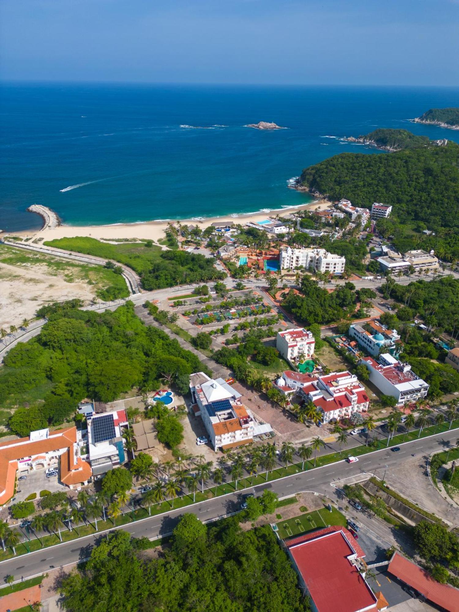 Casa Danna Huatulco Hotel