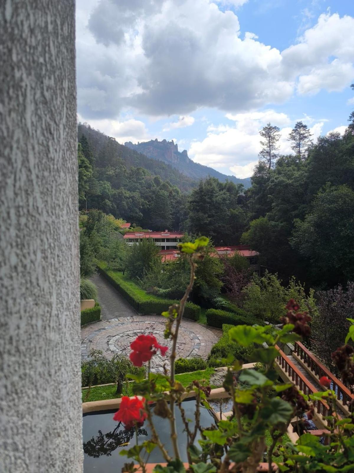 El Paraiso Hotel