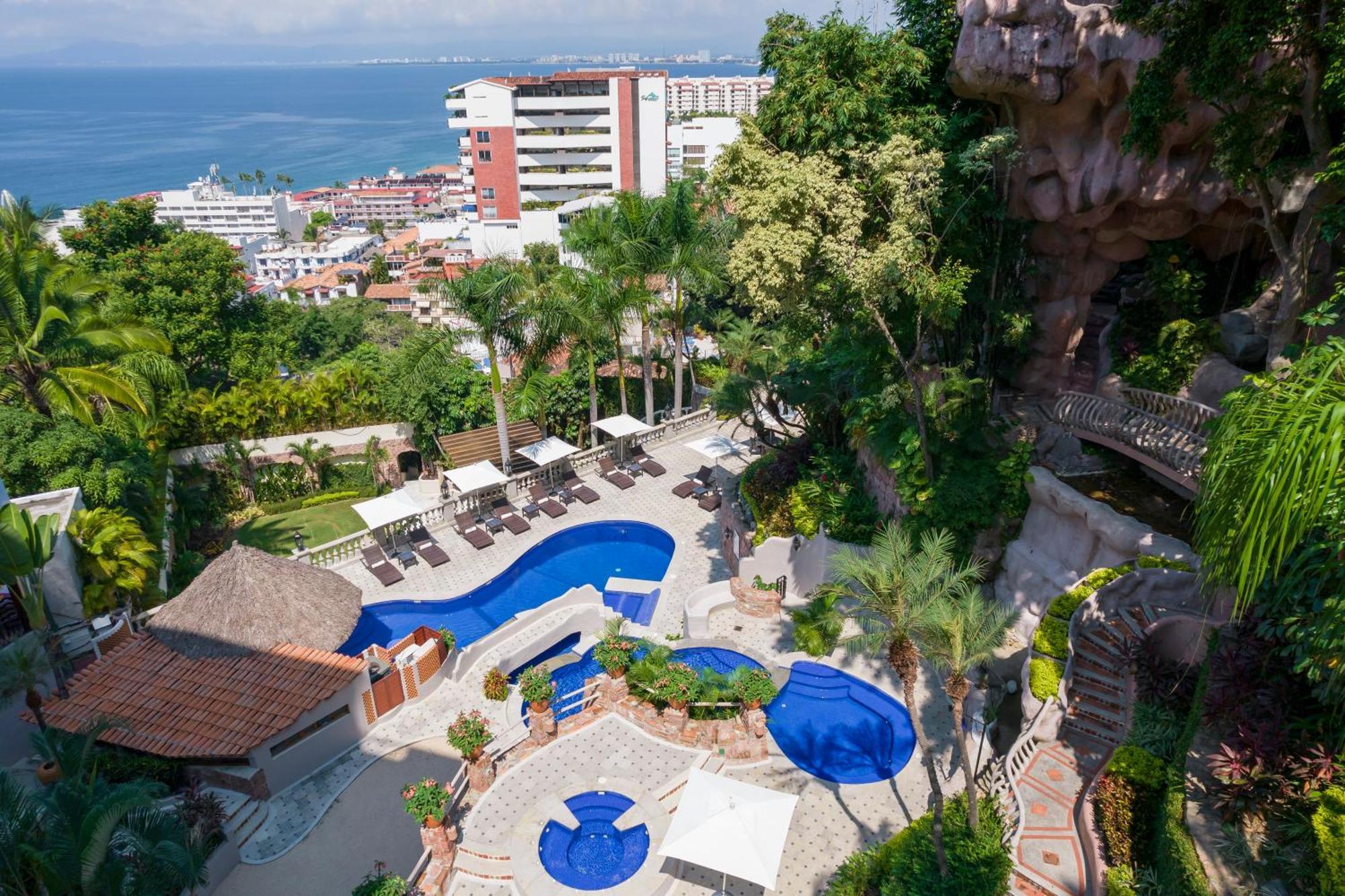 Marcela & Resort Puerto Vallarta