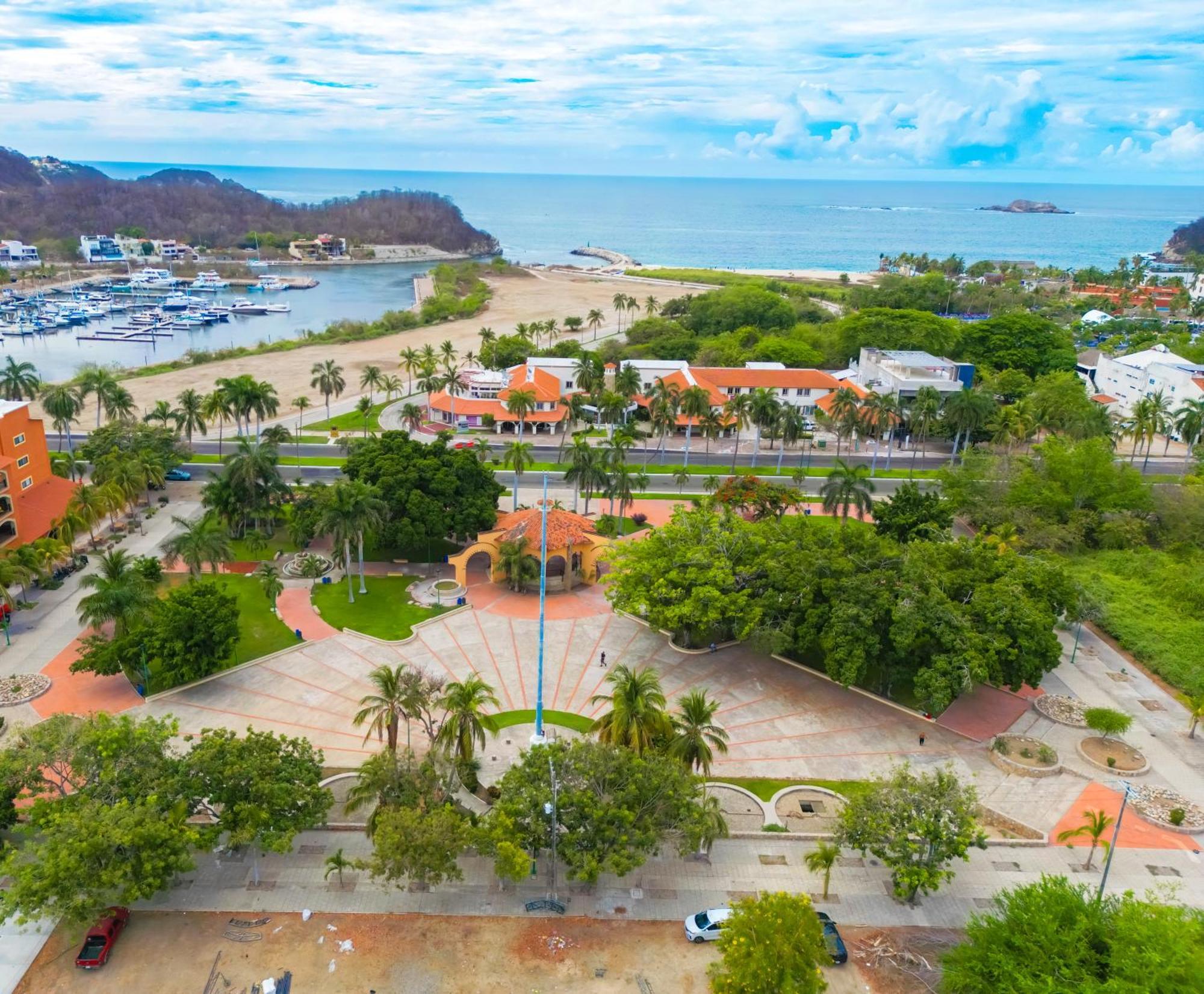 Casa Danna Huatulco Hotel