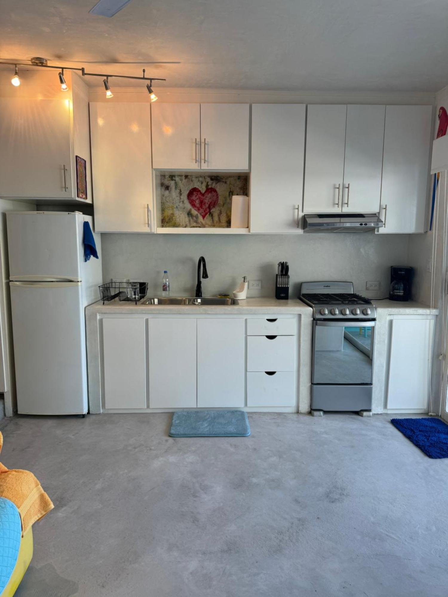 Front Beautiful One Bedroom Apartment *