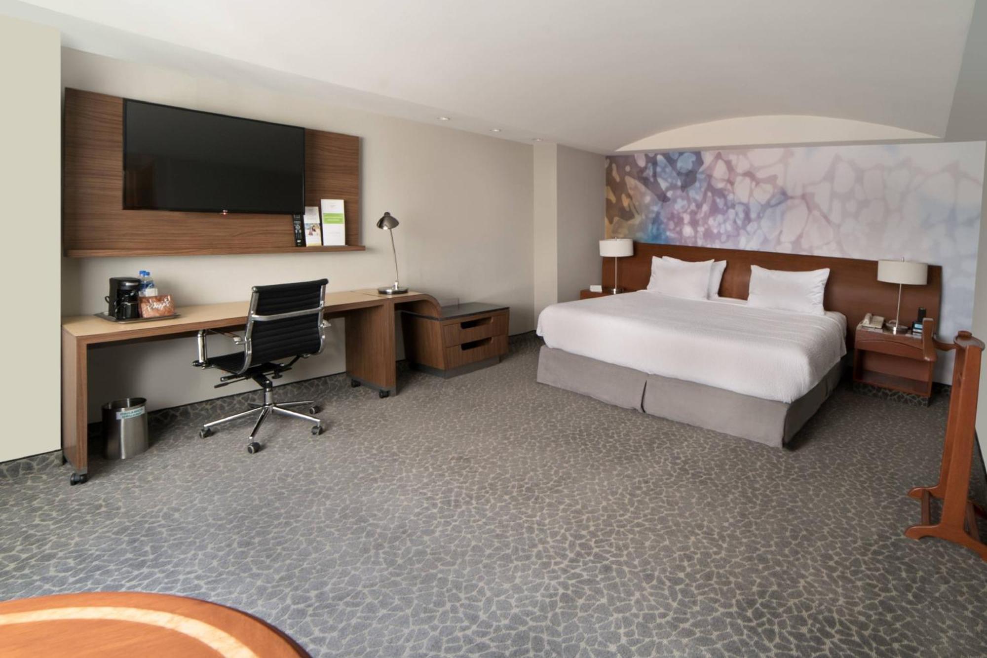 Courtyard By Marriott Revolucion Mexico City