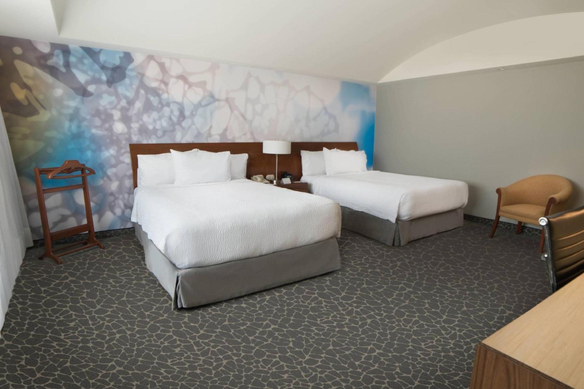 Courtyard By Marriott Revolucion 4*