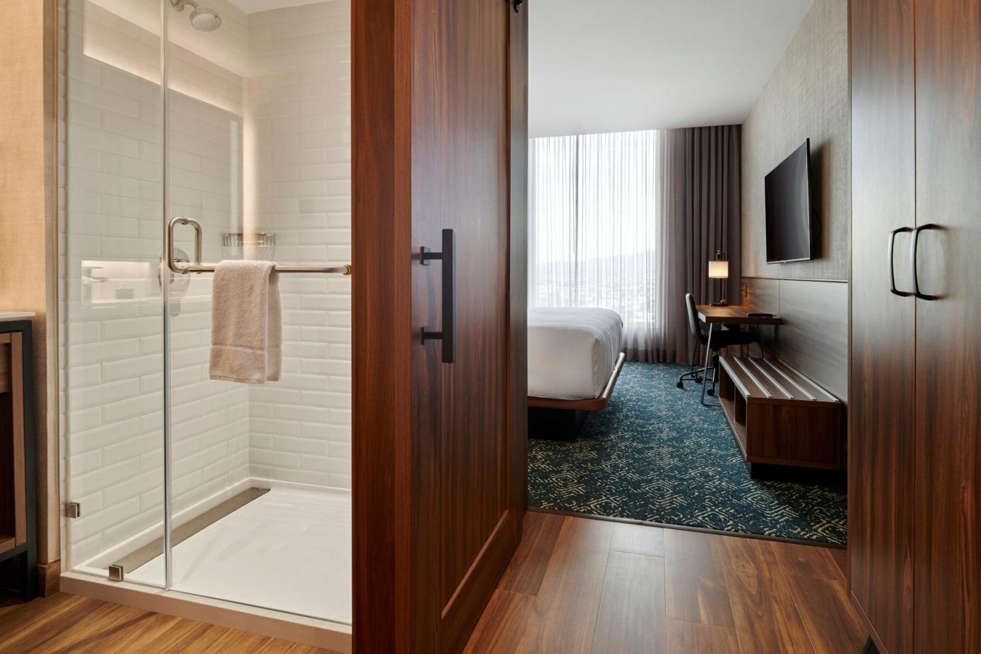 Four Points By Sheraton Uno 4*