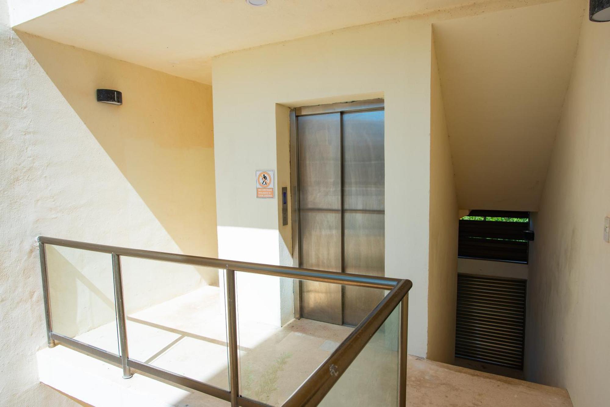 Fantastic Beachfront Penthouse For 10 Guests * Chicxulub