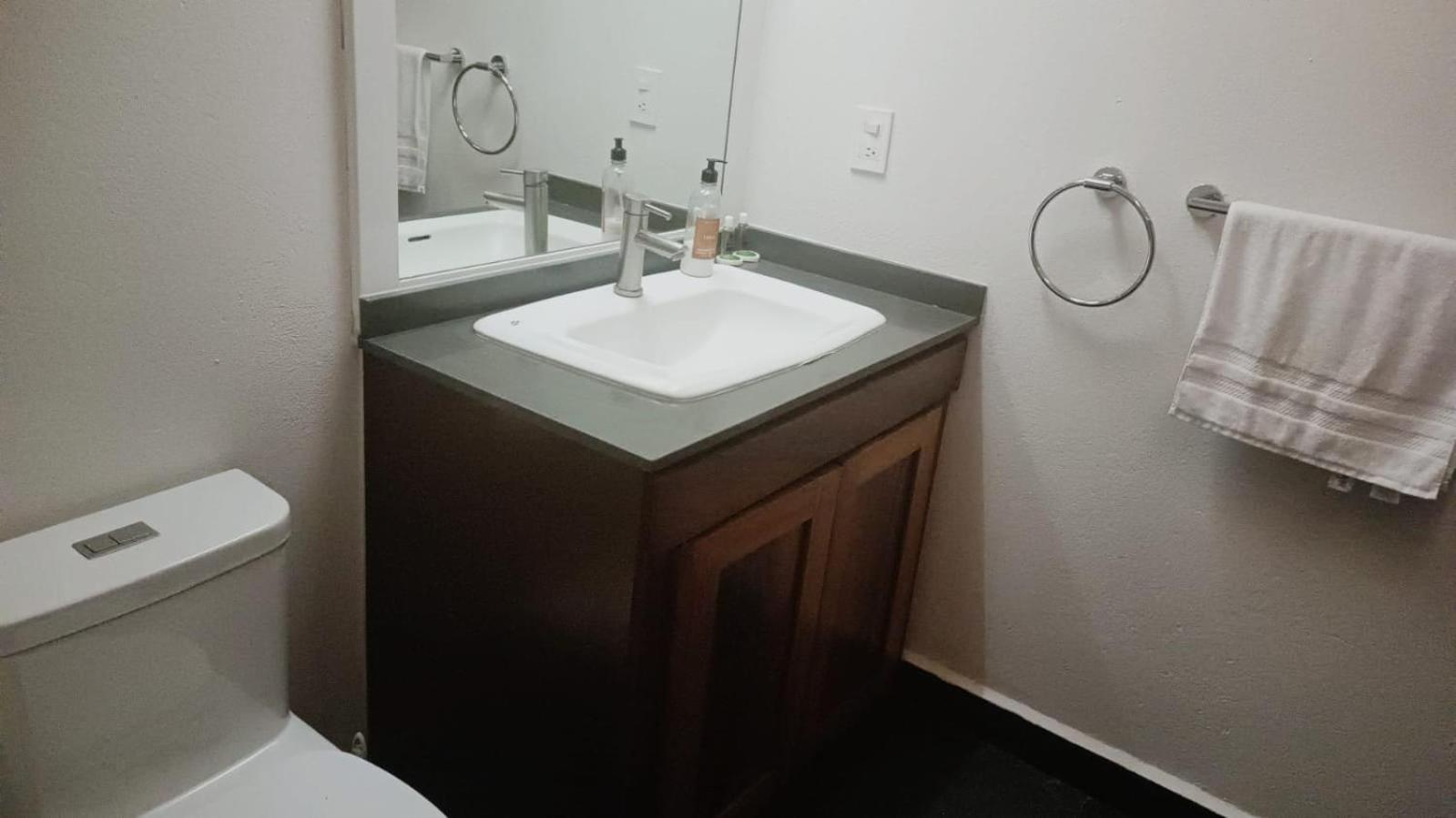 Renewed Beachfront 1br In Monarca Ixtapa *