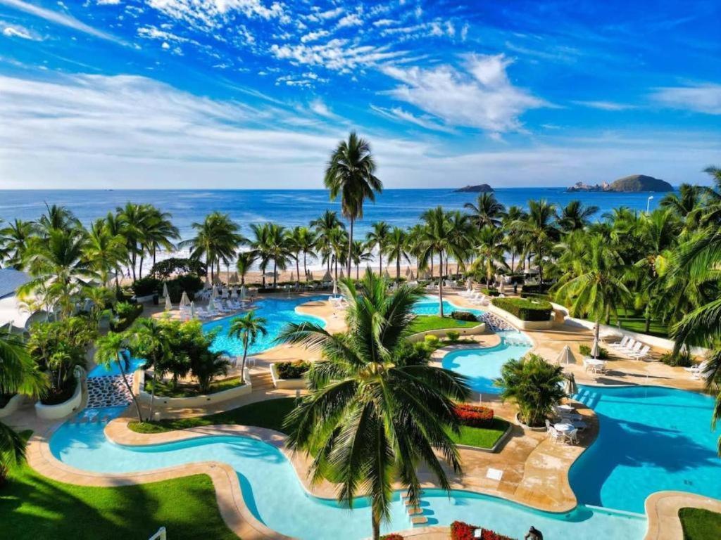 Renewed Beachfront 1br In Monarca Ixtapa Apartment
