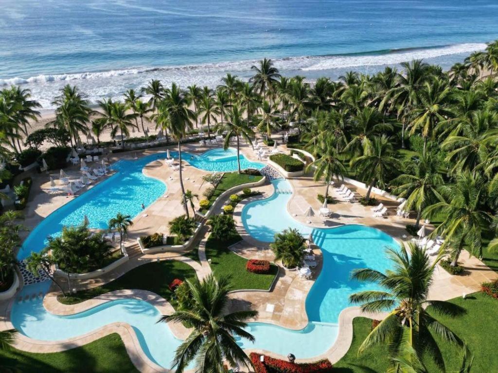 Renewed Beachfront 1br In Monarca Ixtapa Apartment *