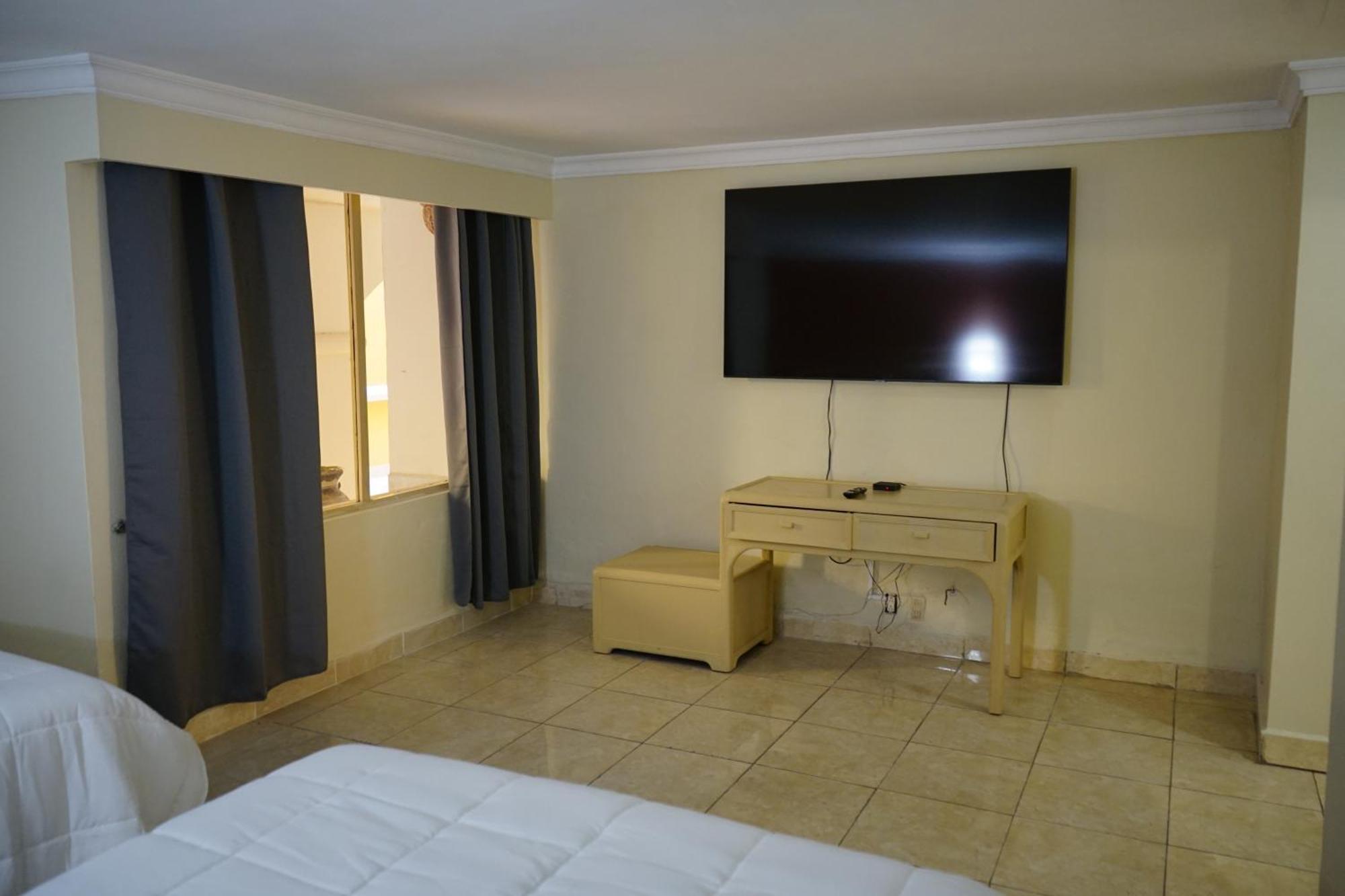 Del Sol Hotel 4*