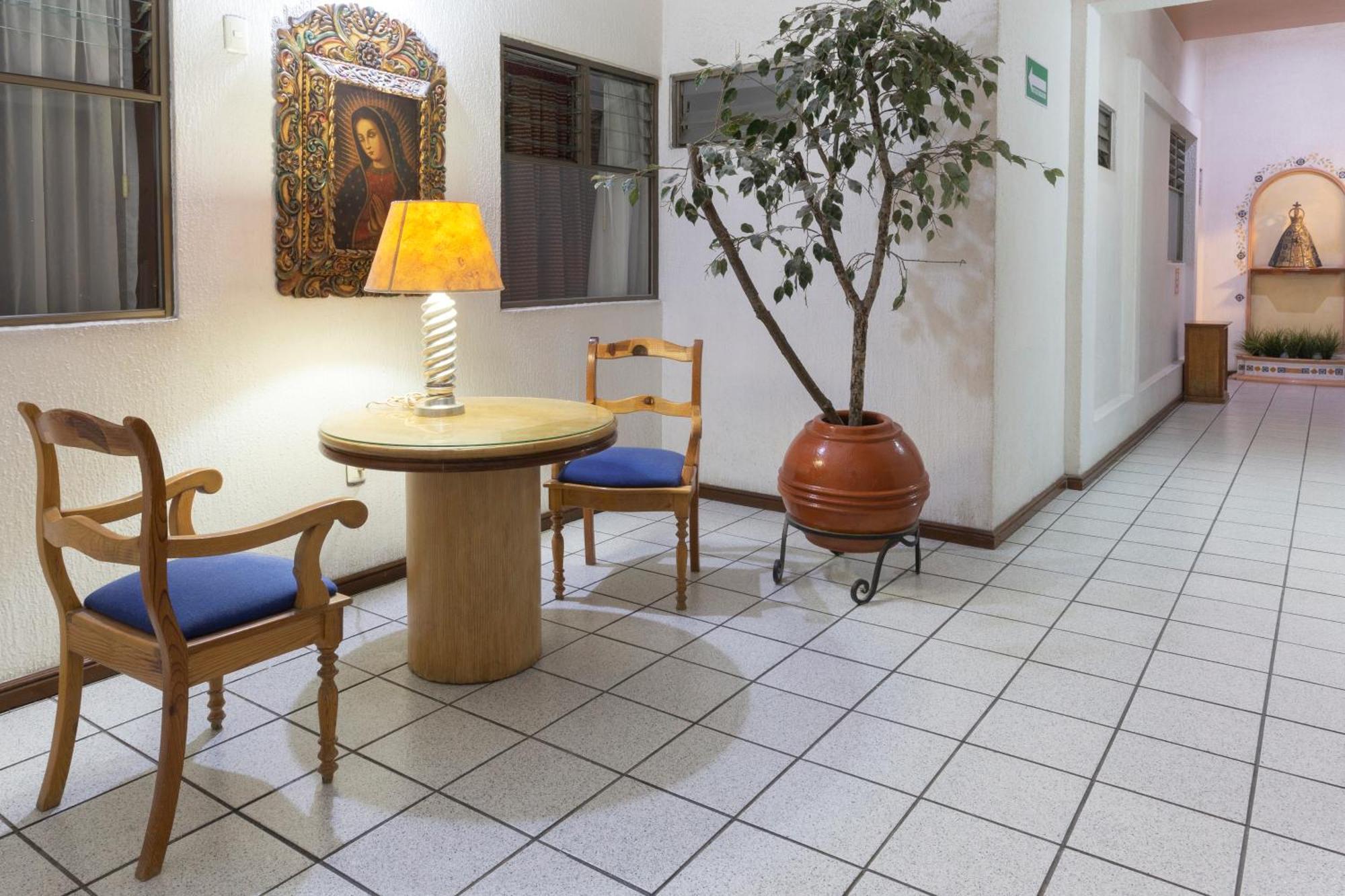 Gala Hotel 3*