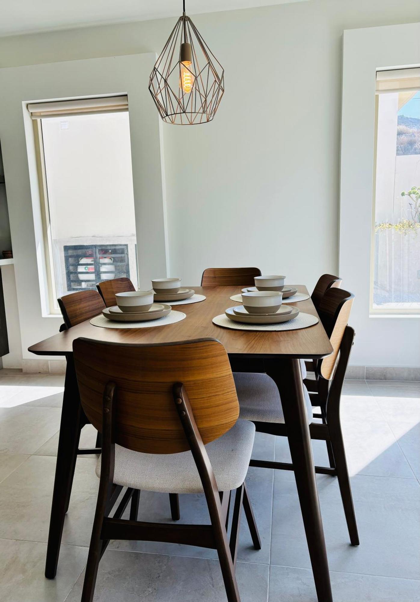 Beautiful New Modern Home, Perfectly Located Between Valle De Guadalupe And Downtown Ensenada! *