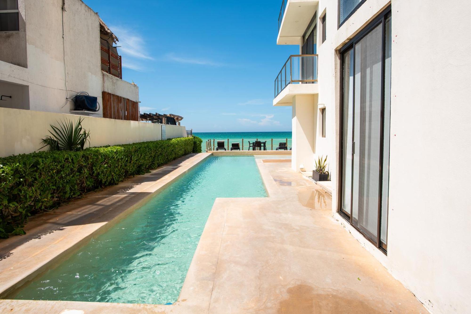 Fantastic Beachfront Penthouse For 10 Guests *