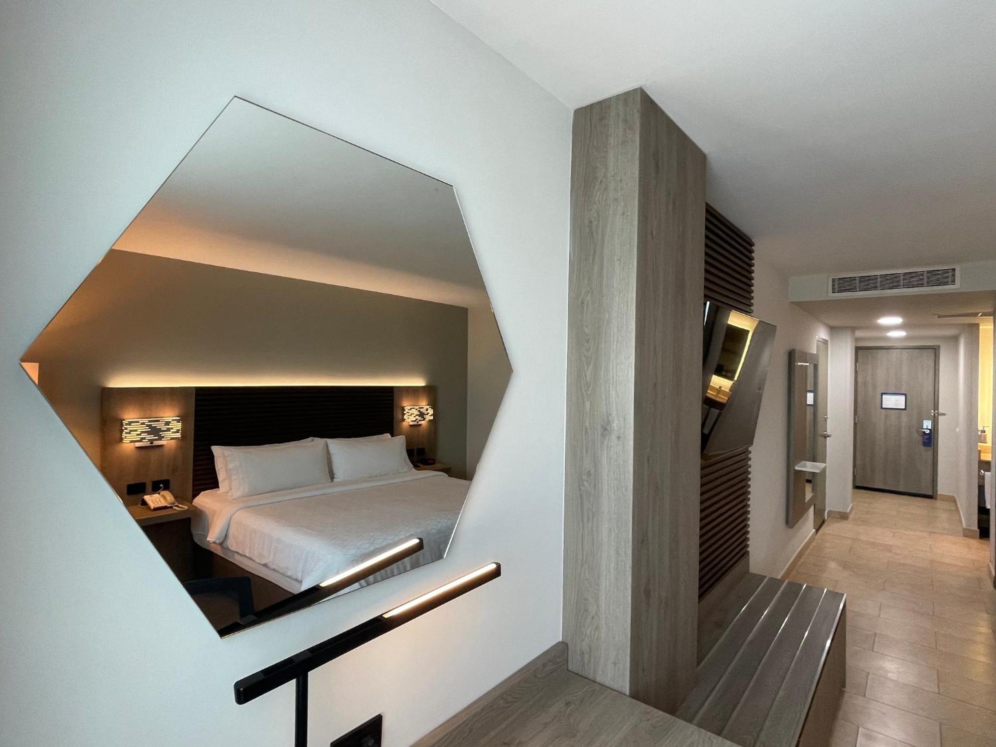 Hotel Express By Ihg 4*