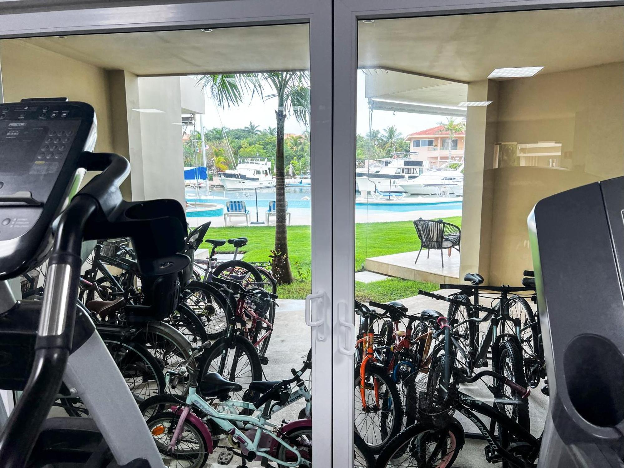 Ground Floor Paradise With Marina View And Pool Paddleboard Included