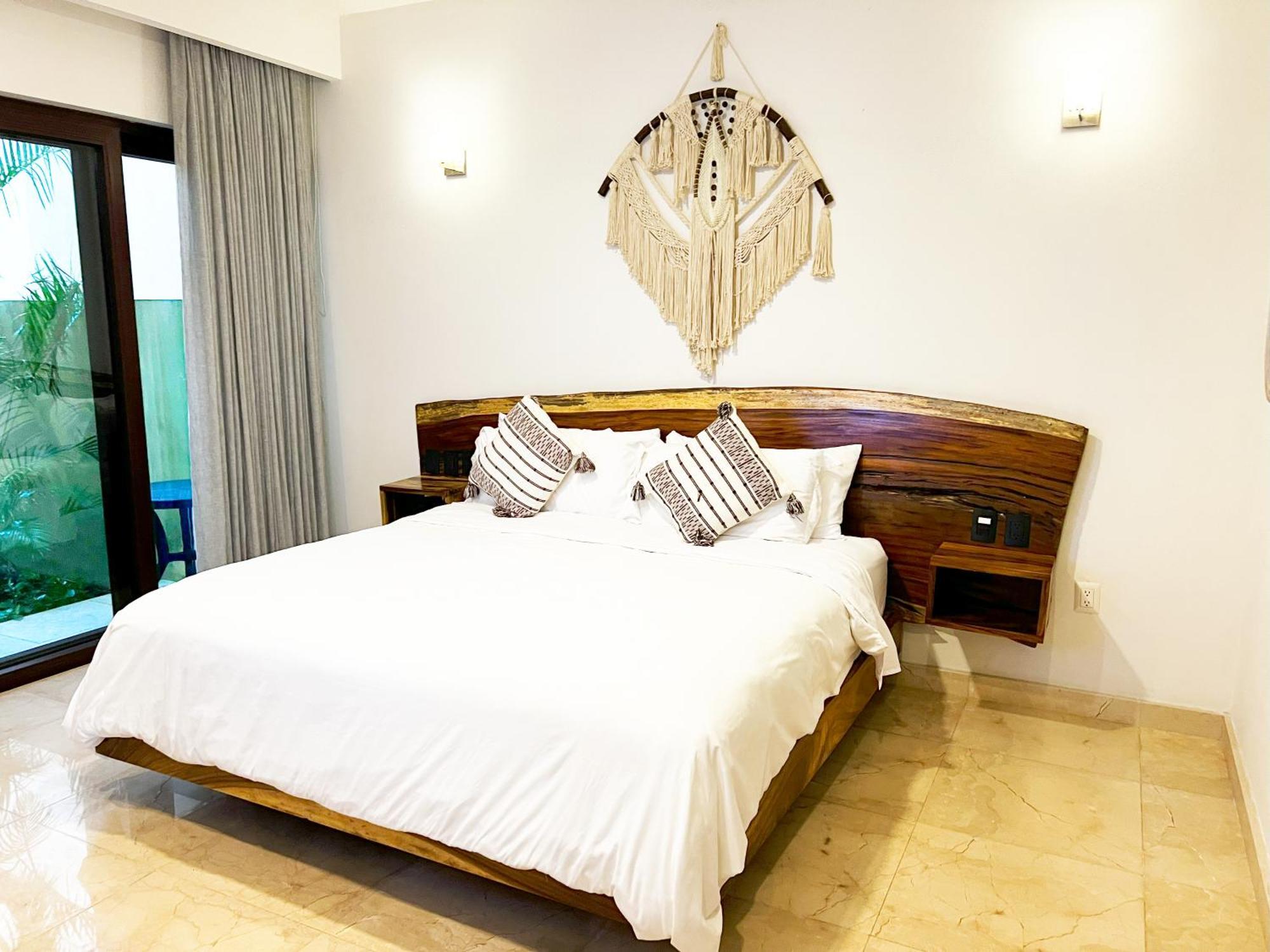 Ground Floor Paradise With Marina View And Pool Paddleboard Included Apartment