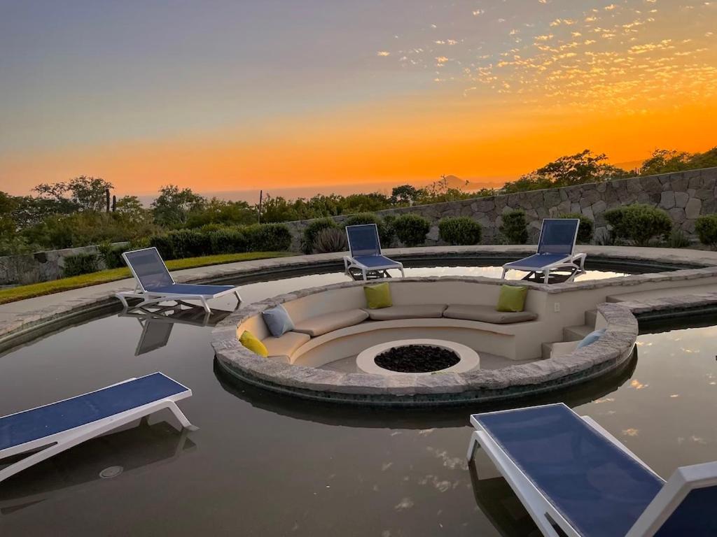 Exclusive Solaria Arch View Penthouse With Jacuzzi Apartment