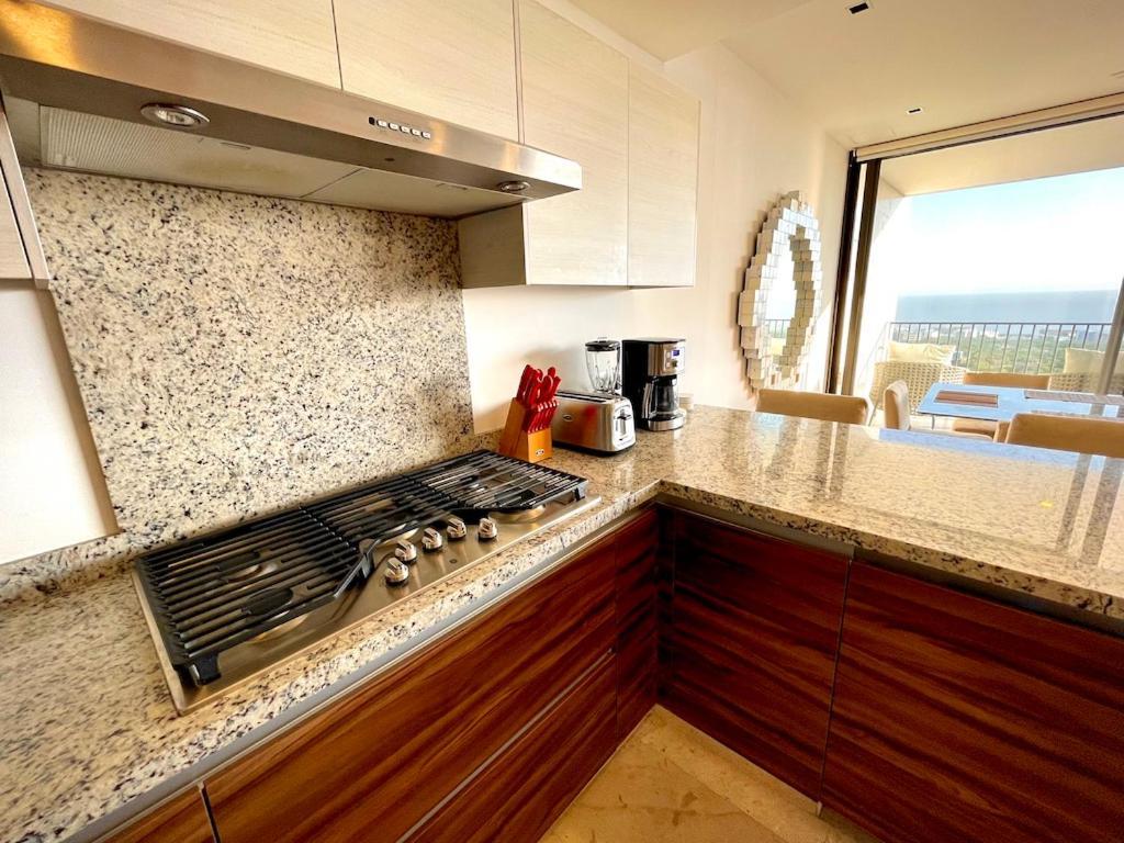 Exclusive Solaria Arch View Penthouse With Jacuzzi *
