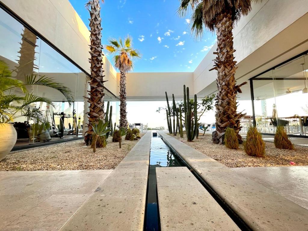 Exclusive Solaria Arch View Penthouse With Jacuzzi