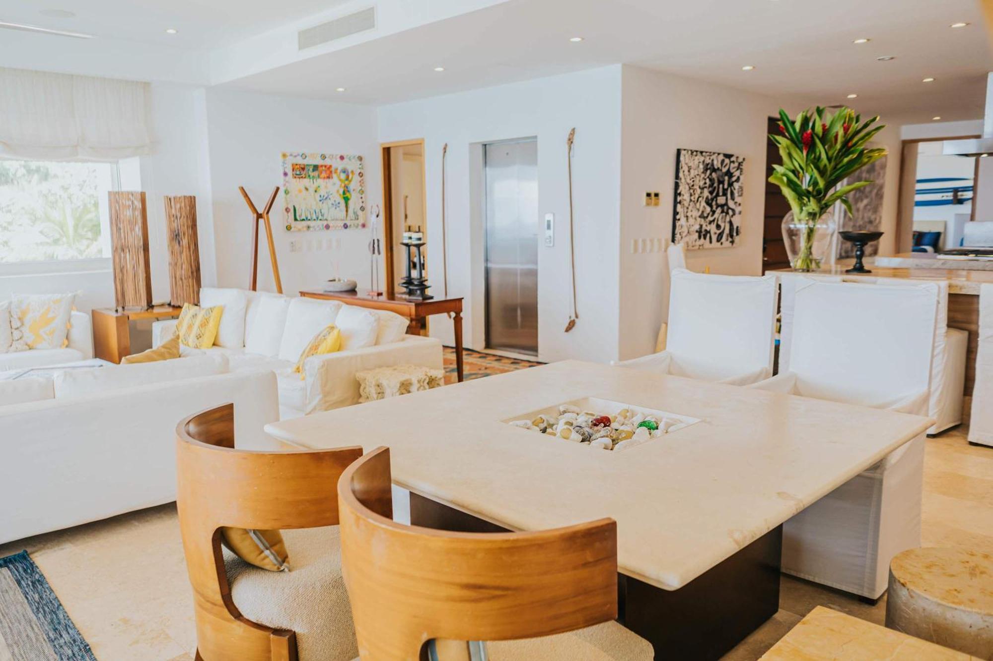 Full Floor Beachfront Luxury Apartment