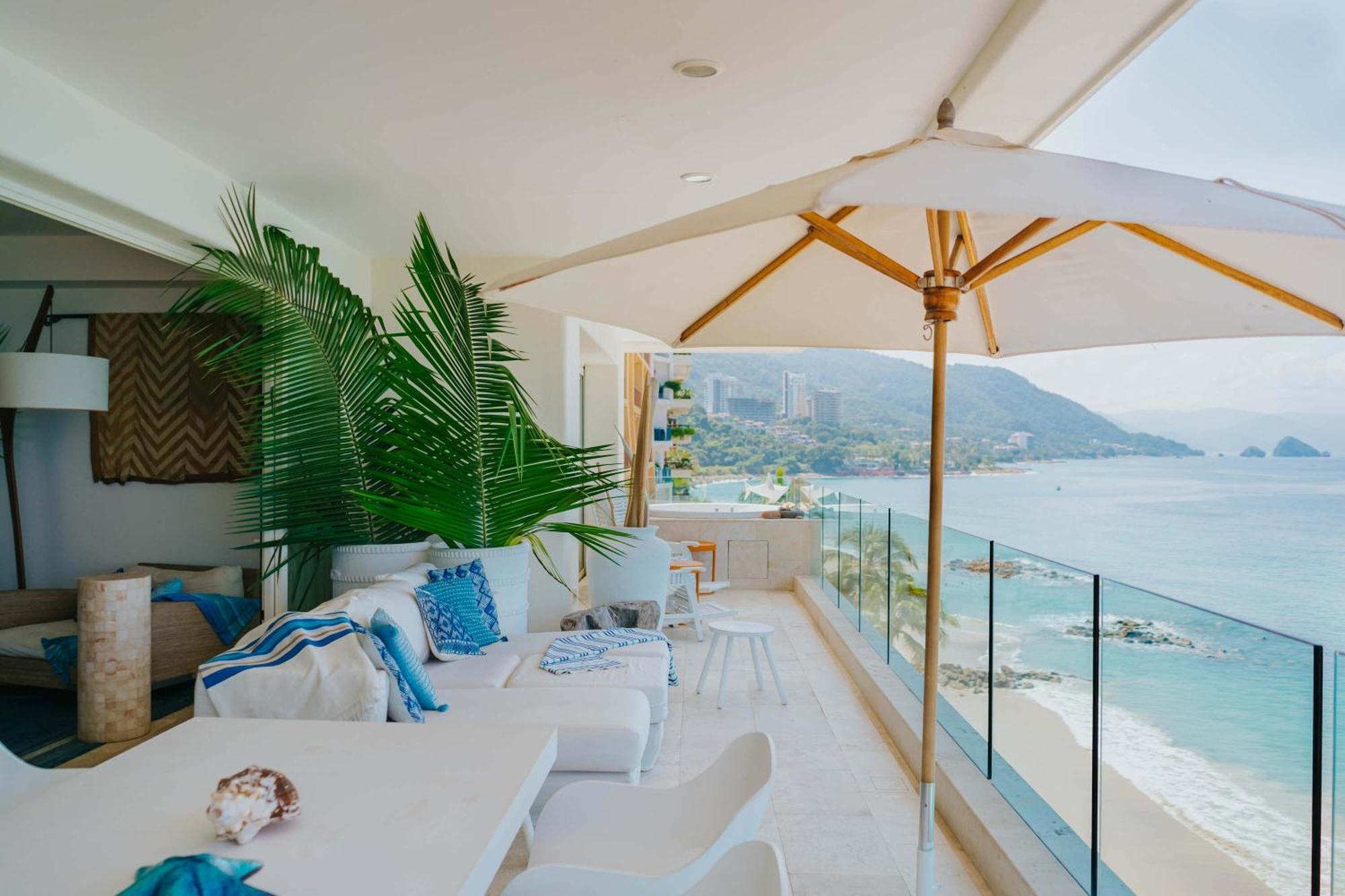 Apartment Full Floor Beachfront Luxury