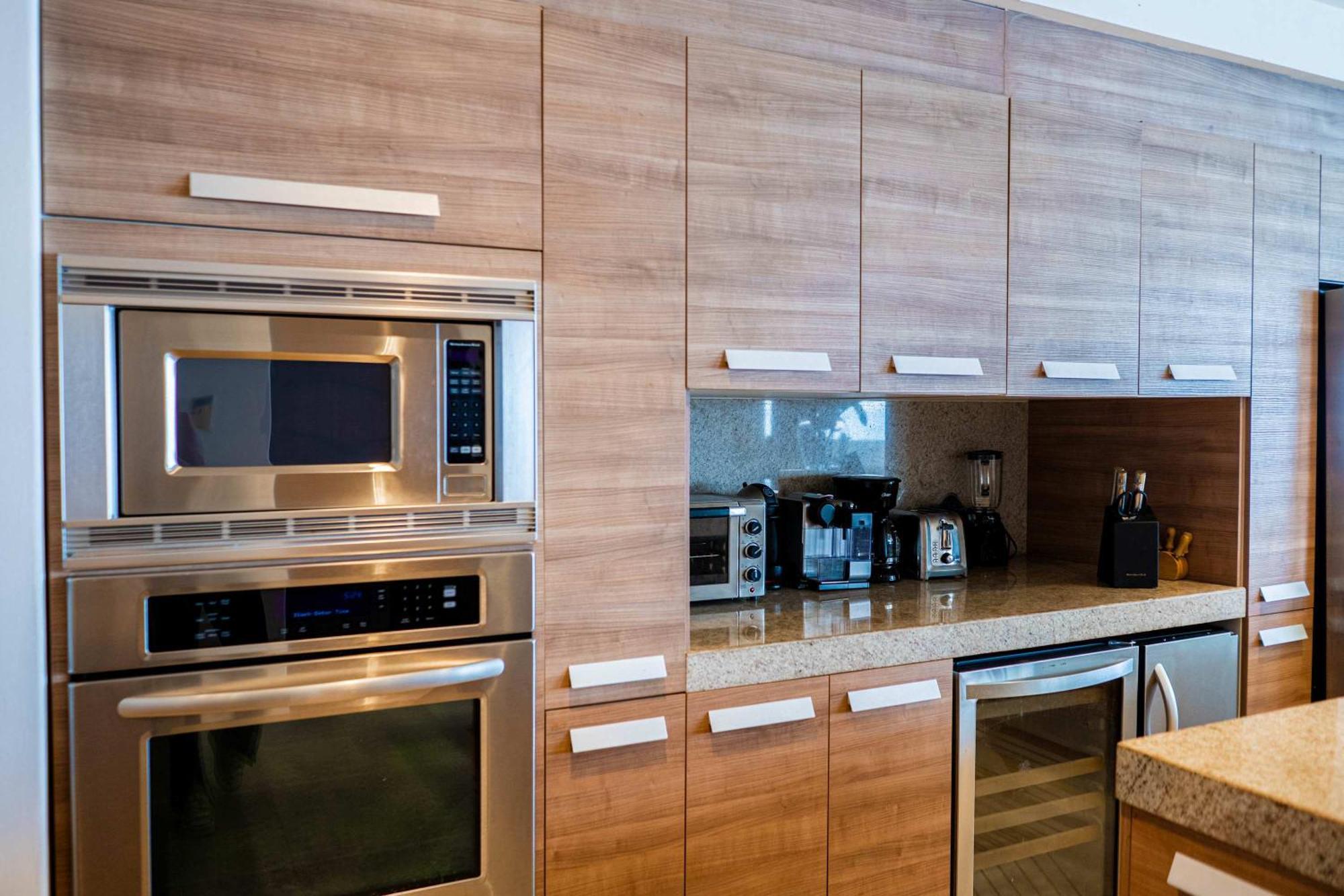 Full Floor Beachfront Luxury Apartment