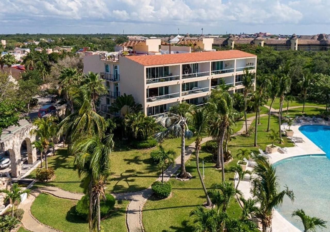 High-end Waterfront At Secrets Waters Apartment