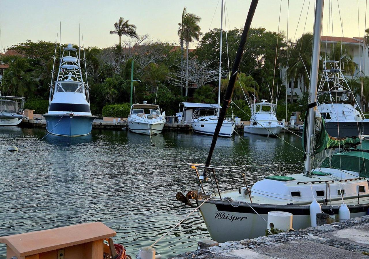 High-end Waterfront At Secrets Waters * Puerto Aventuras
