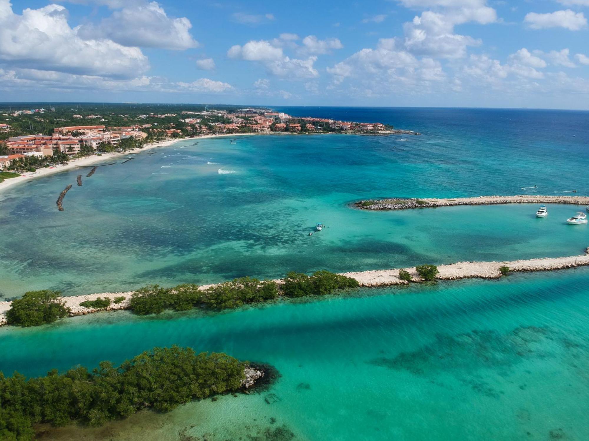 High-end Waterfront At Secrets Waters Apartment