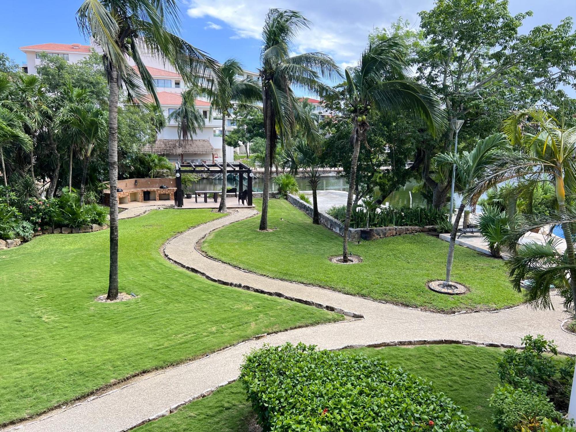 Apartment High-end Waterfront At Secrets Waters