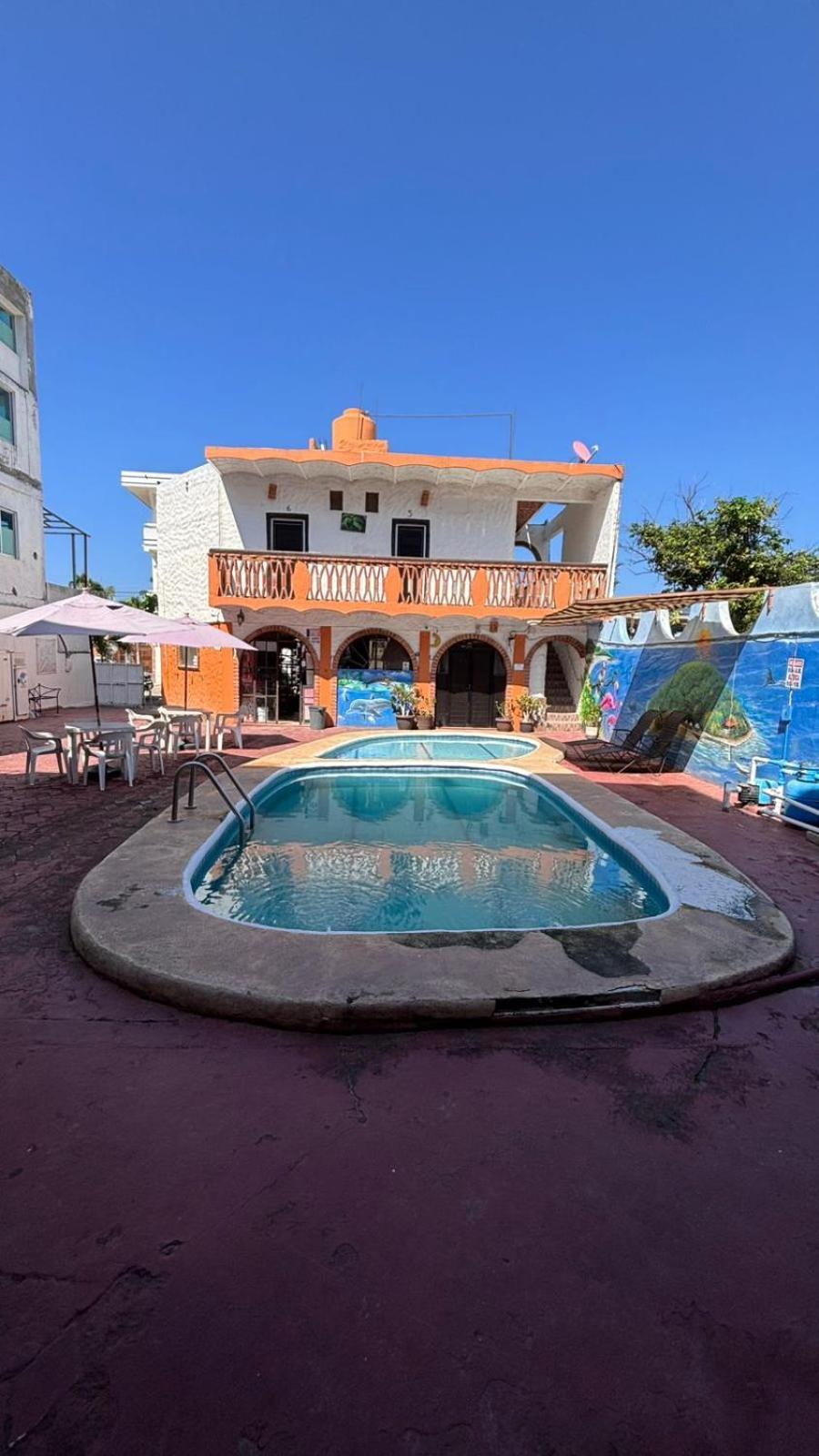Flamingos Hotel