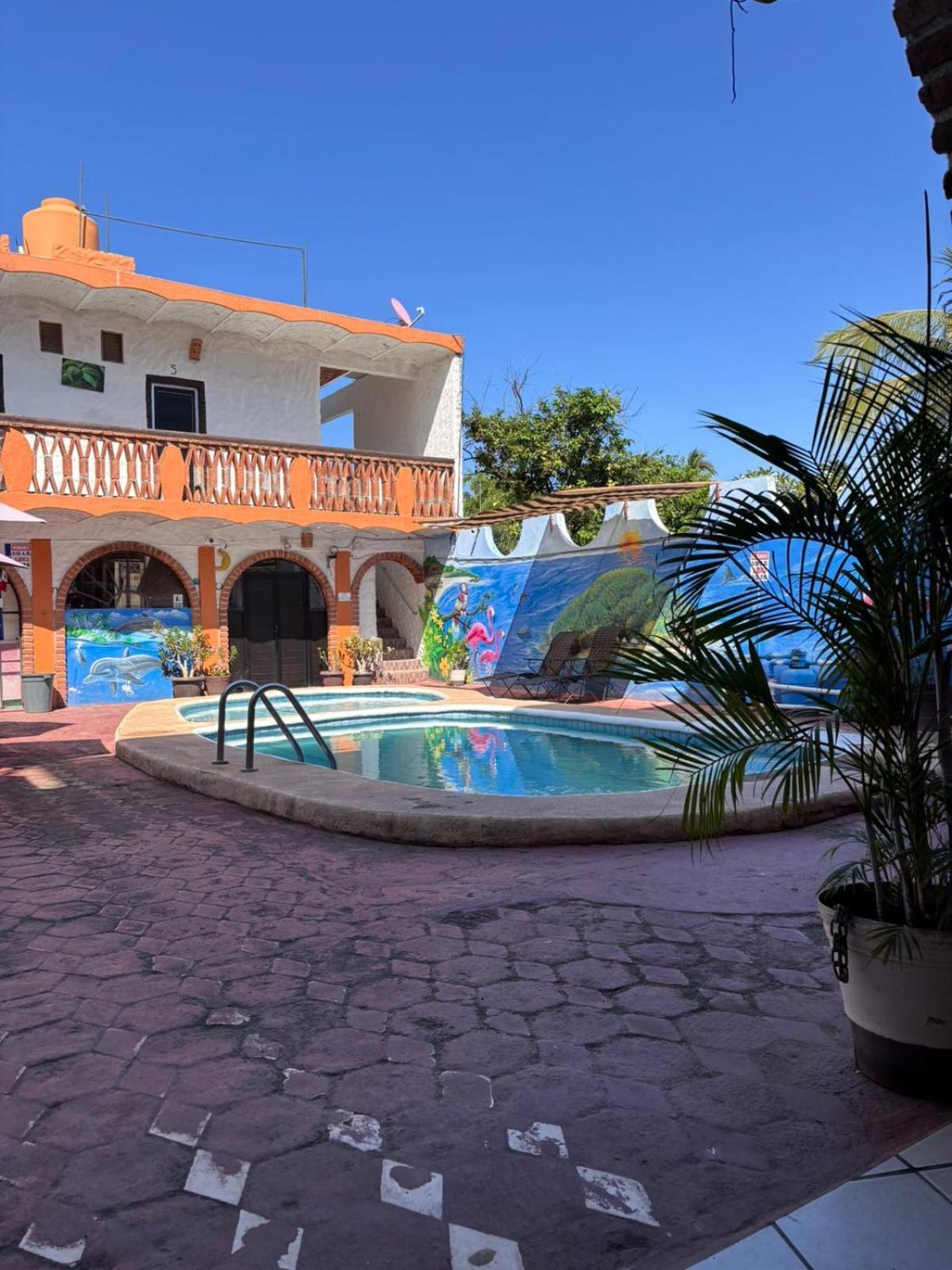 Flamingos Hotel 2*