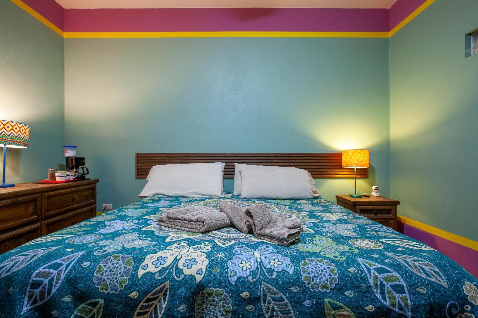 Casa Juarez Bed & Breakfast 3*