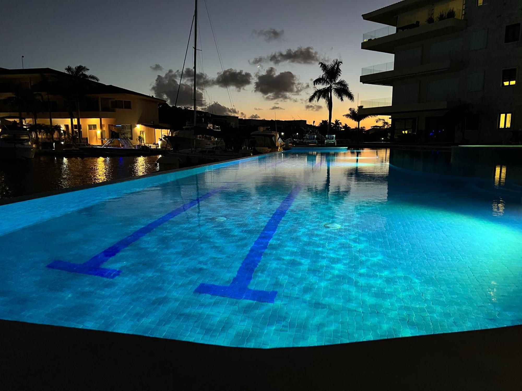 Ground Floor Paradise With Marina View And Pool Paddleboard Included *